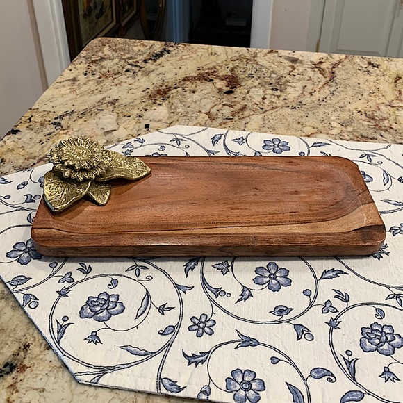 Other - Wood serving tray with floral decoration